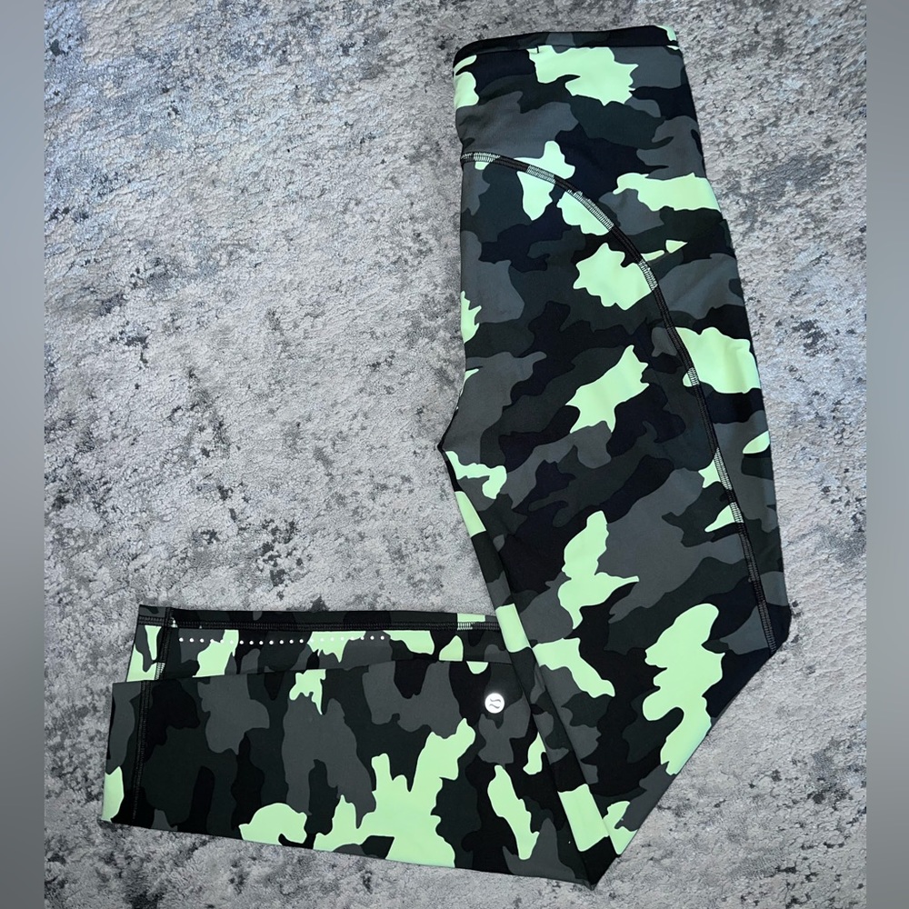 Lululemon 8 Swift Speed 28” High Rise Tight Legging Pants Heritage Camo